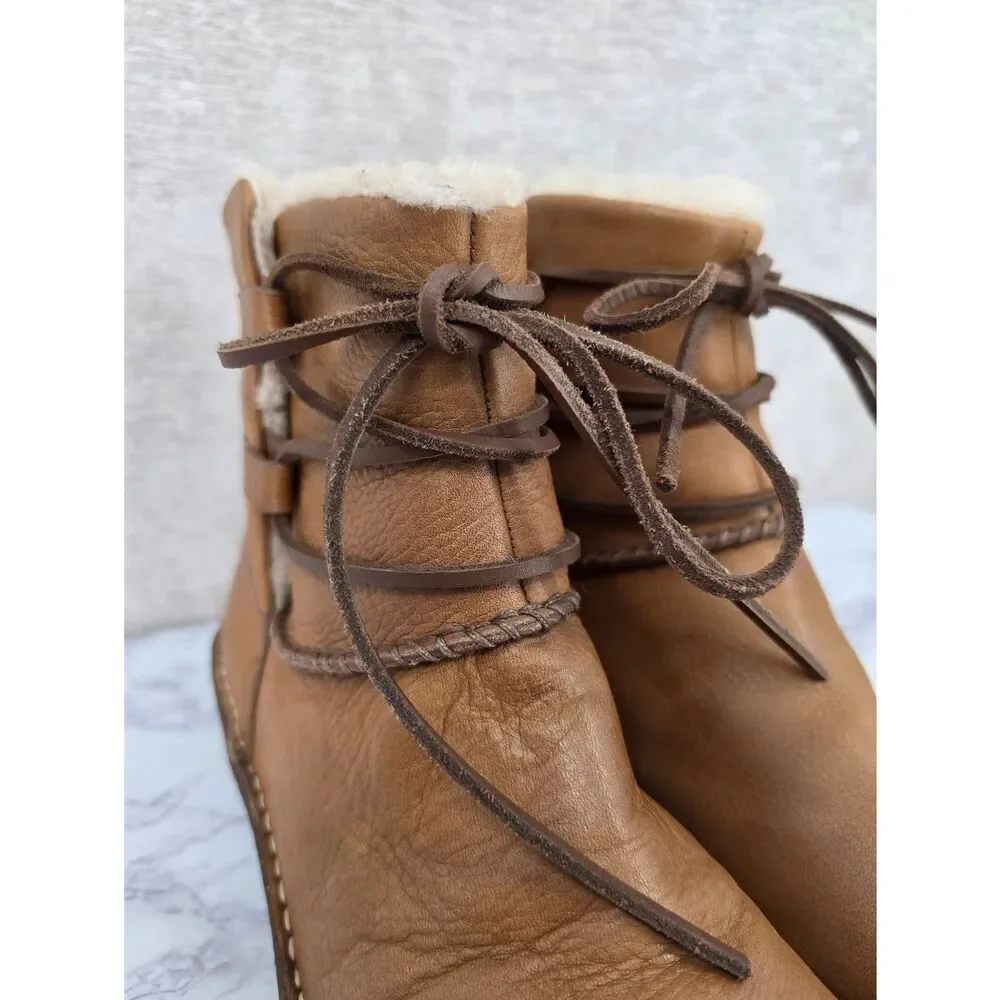 UGG Caspia 1932 Tan Leather Lace Up Ankle Sheepskin Warm Boots Womens Sz 9